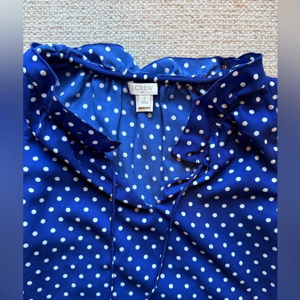 J. Crew silky polka dot sleeveless top with ruffle neck with ties. Size 2 Petite - Picture 3 of 7